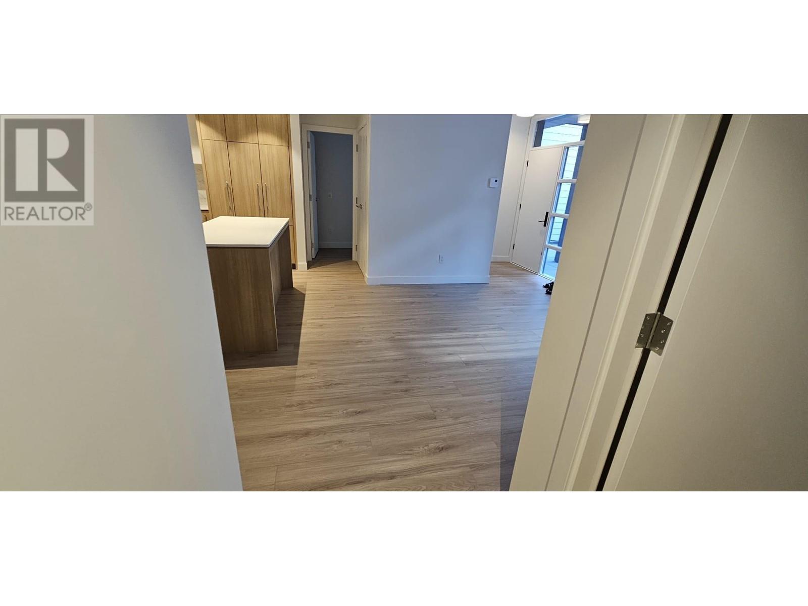 208 6085 IRMIN STREET, Burnaby