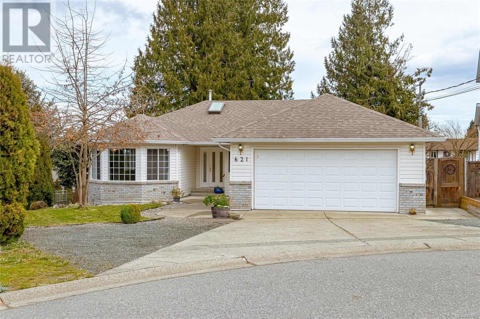 621 Wallace Pl, Ladysmith