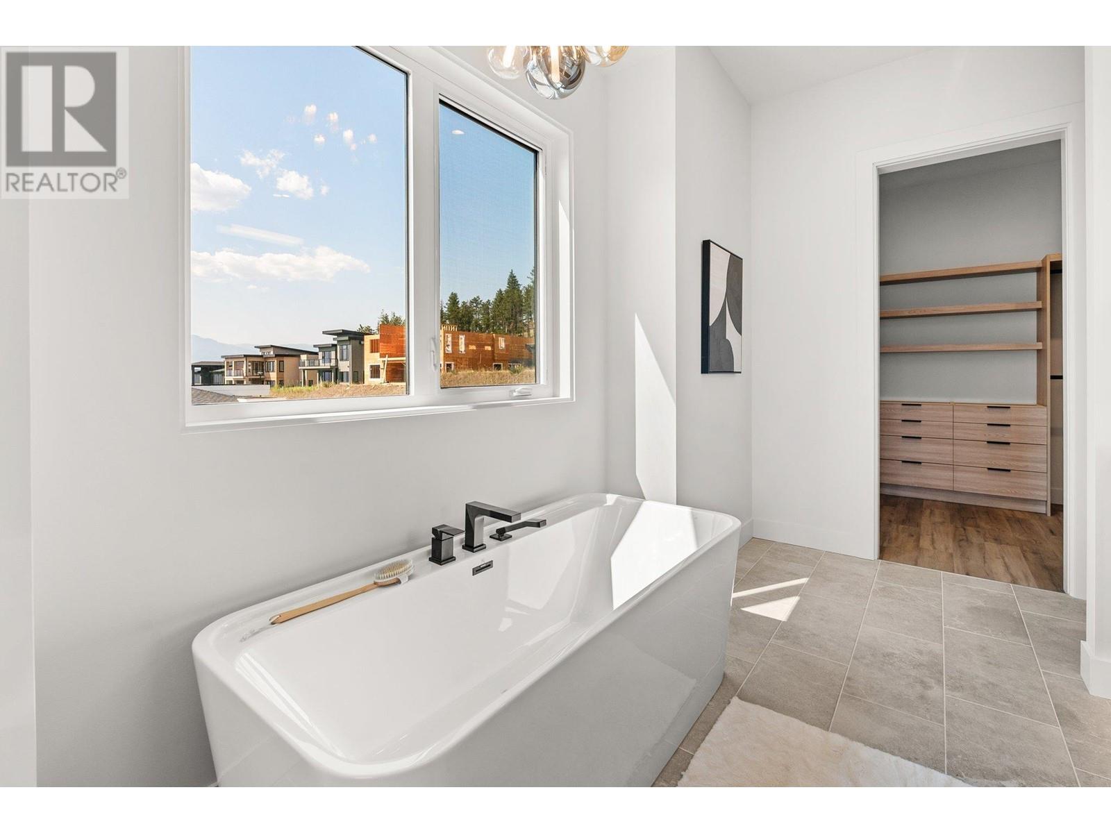  901 Melrose Street, Kelowna