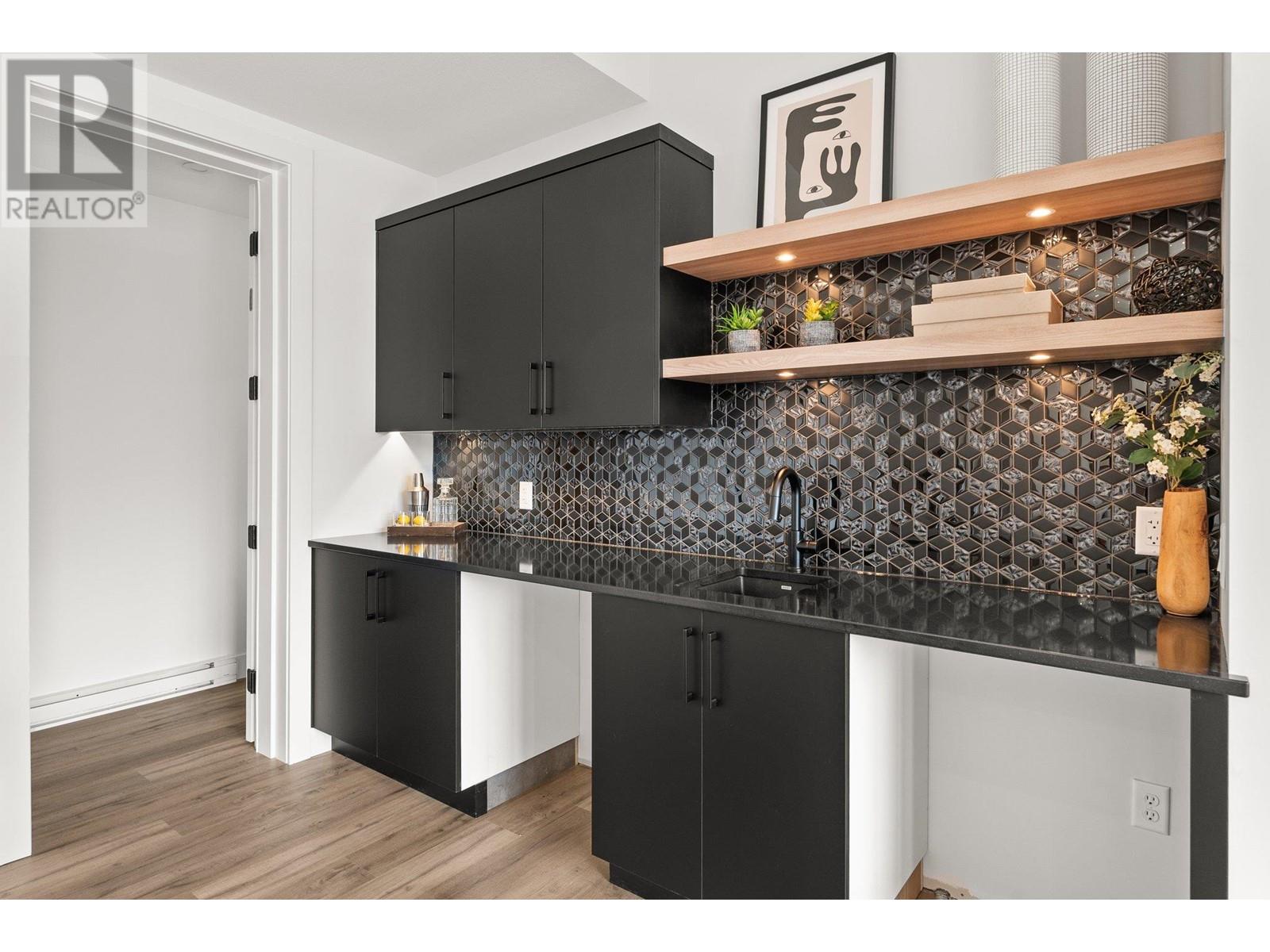 901 Melrose Street, Kelowna