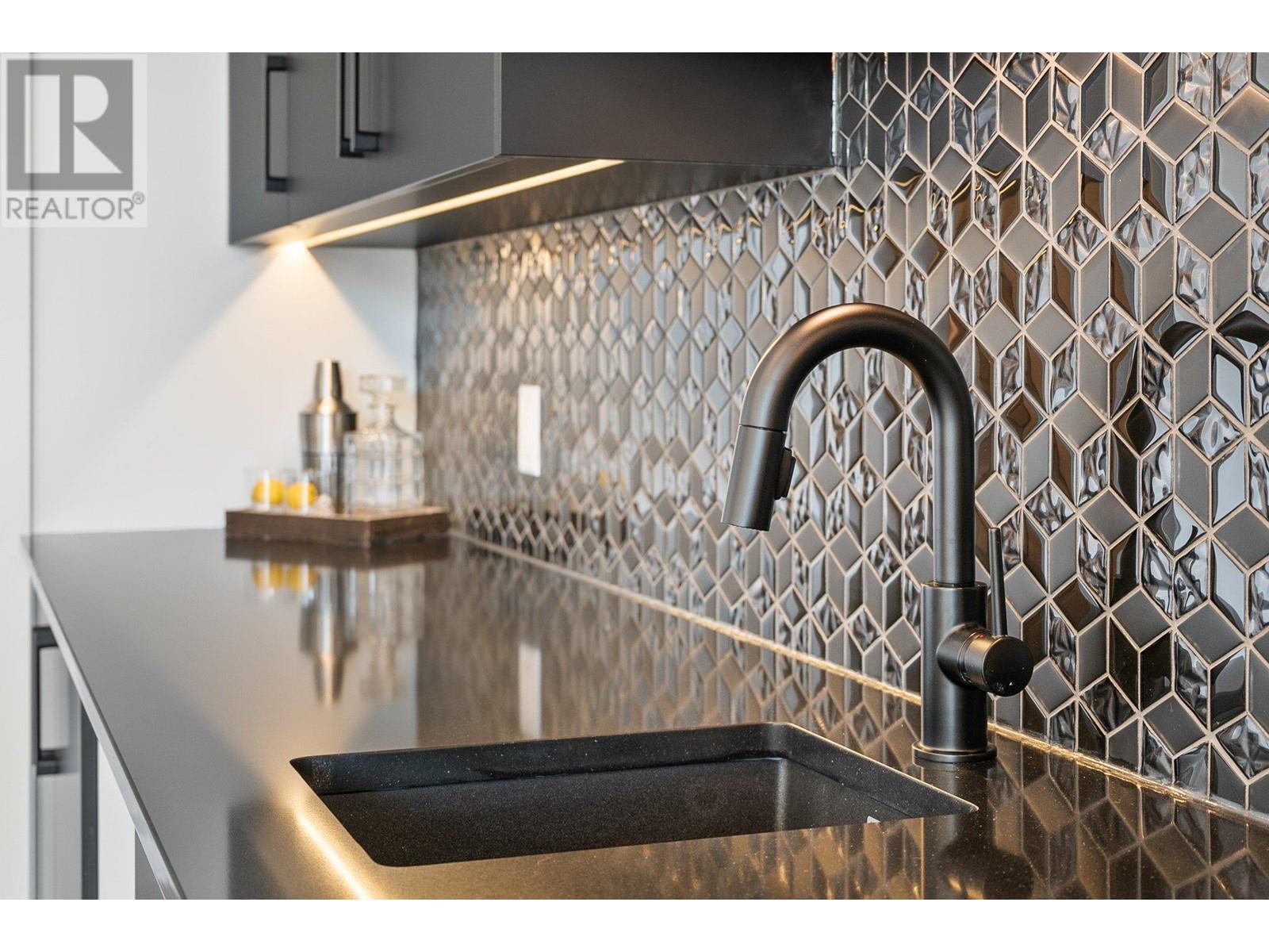  901 Melrose Street, Kelowna