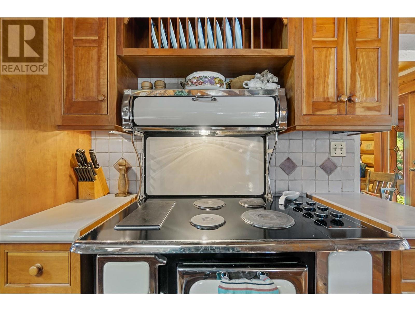 1291 Otter Lake Road, Armstrong