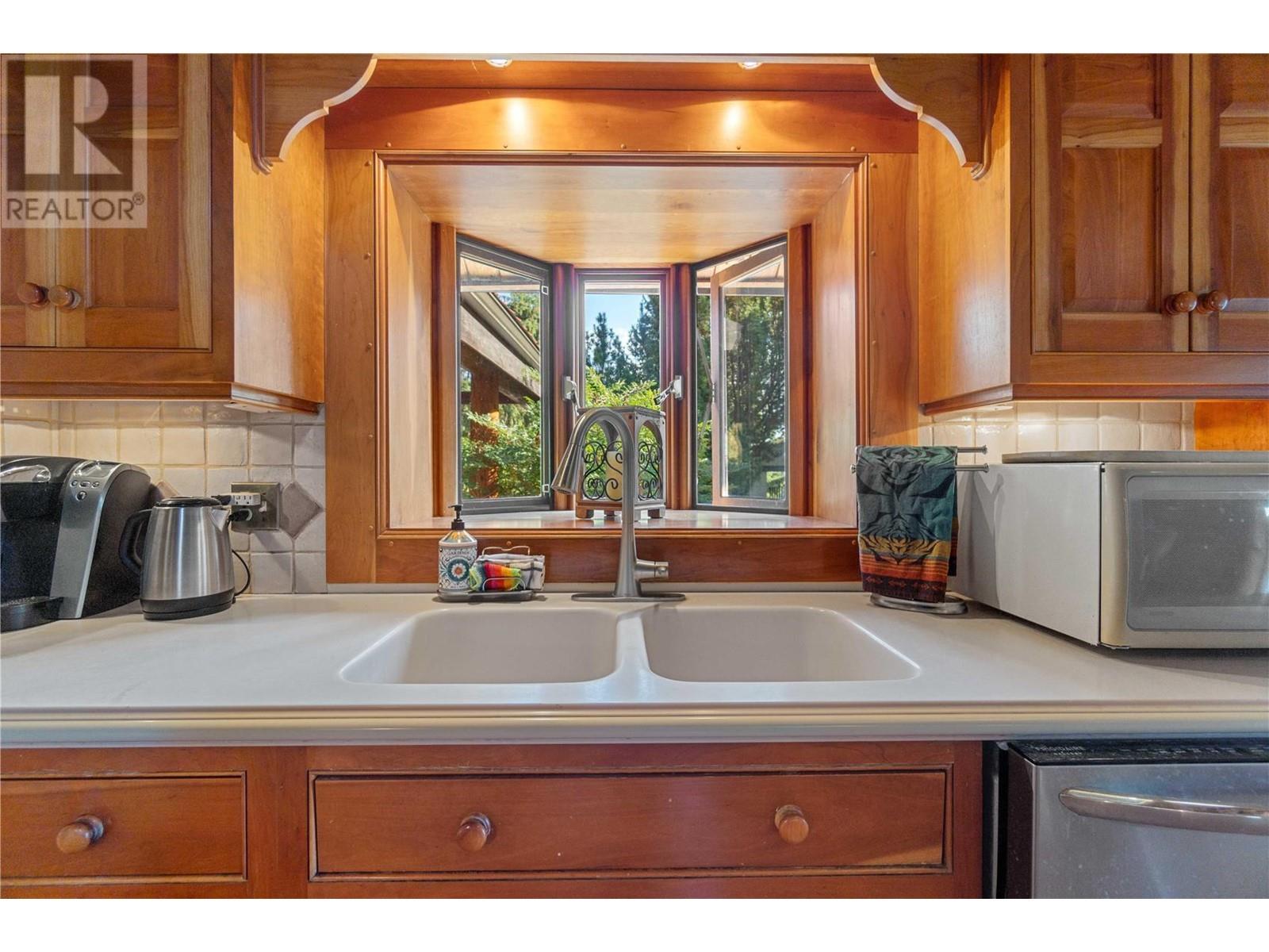 1291 Otter Lake Road, Armstrong