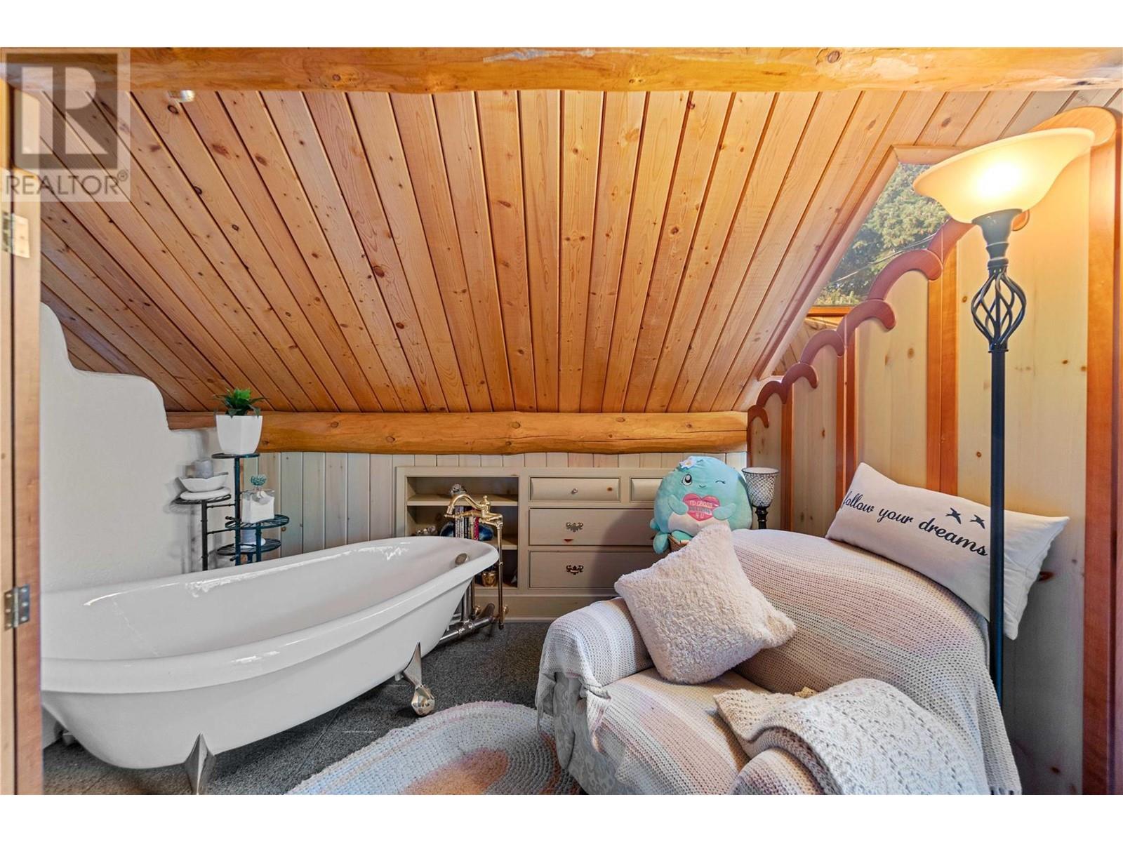 1291 Otter Lake Road, Armstrong