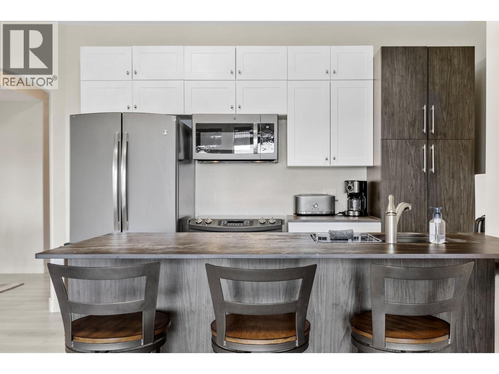  3567 Royal Gala Drive, West Kelowna