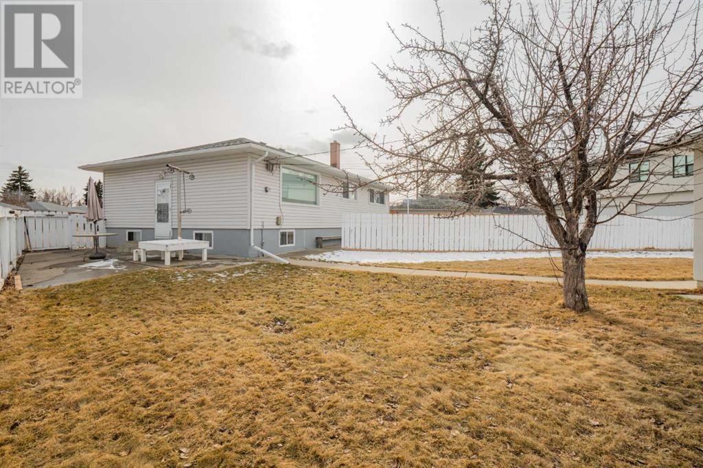 Single Family House Bungalow for Sale in  Montrose Crescent NE Winston Heights/Mountview Calgary 