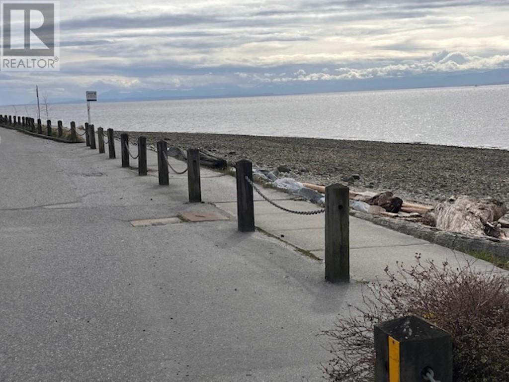 231 5160 DAVIS BAY ROAD, Sechelt