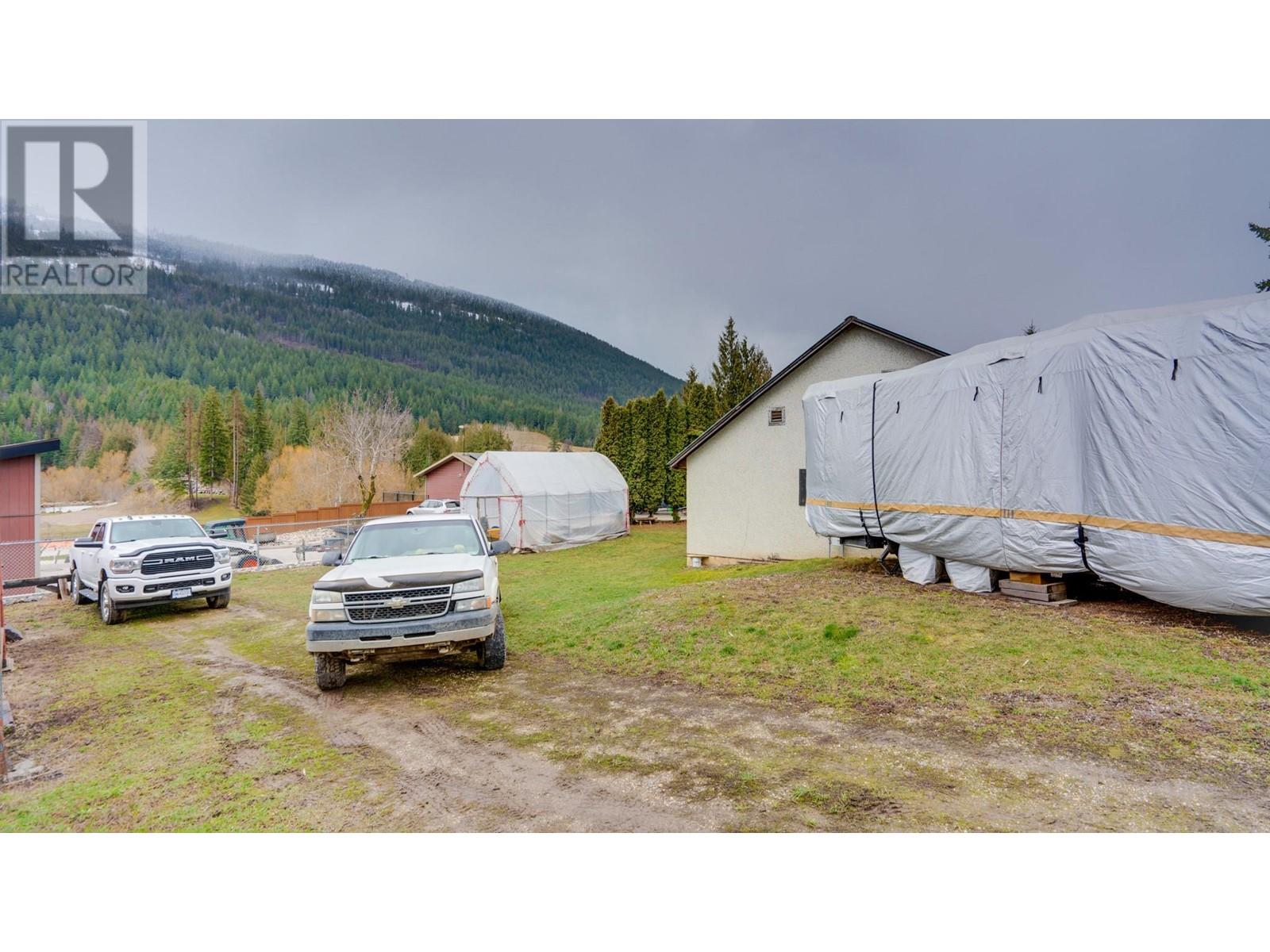 Photo 15 of 4600 50 Street Ne, Salmon Arm BC