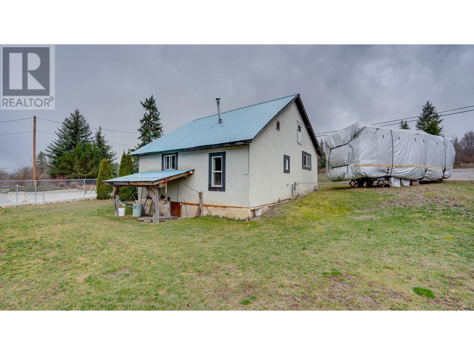 Photo 7 of 4600 50 Street Ne, Salmon Arm BC