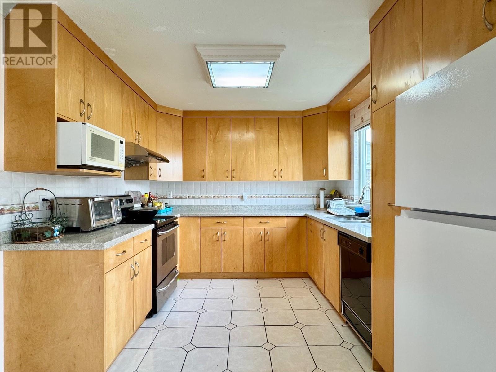 9317 DIXON AVENUE, Richmond real estate listing R2980391