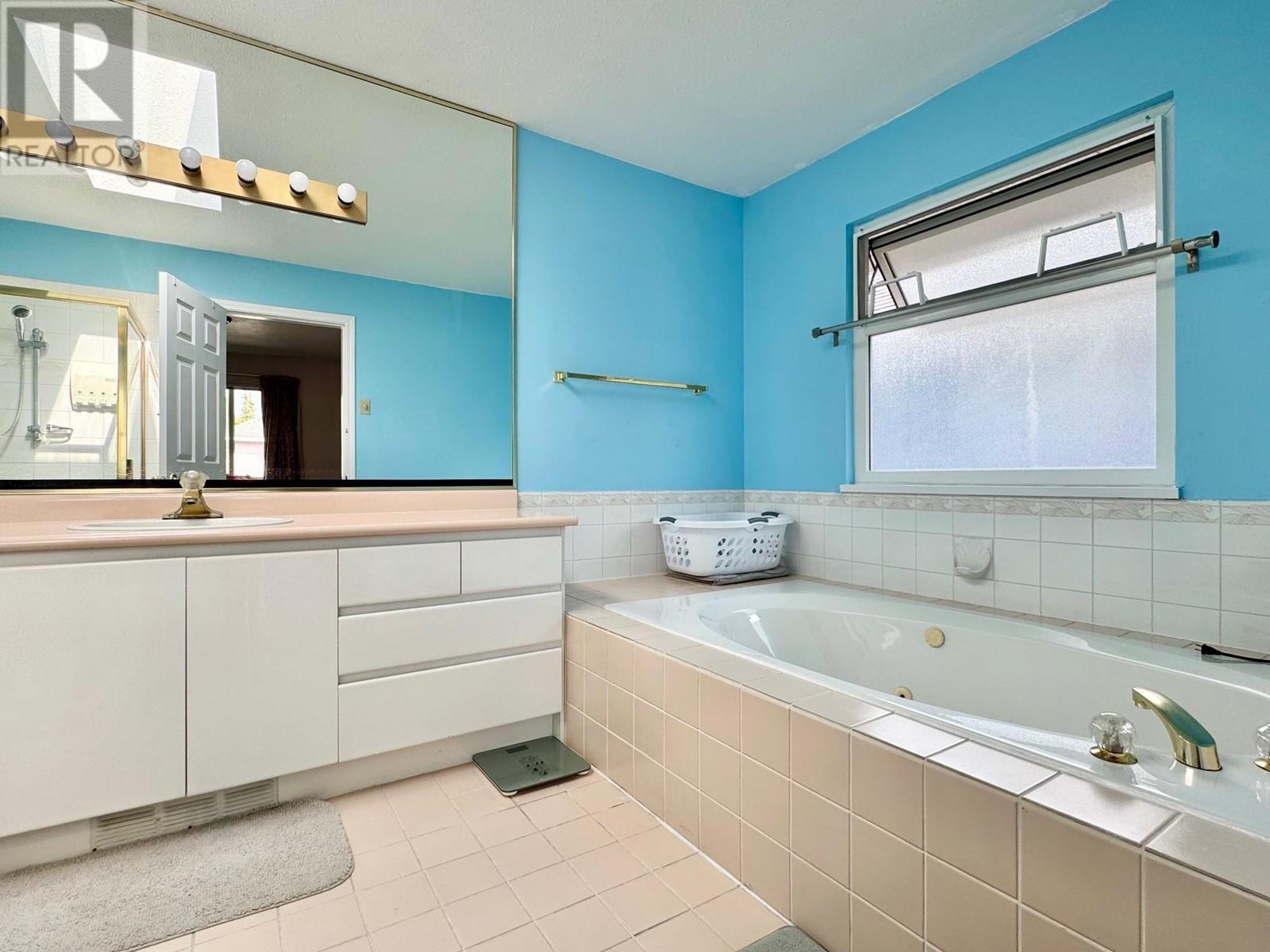 9317 DIXON AVENUE, Richmond real estate listing R2980391