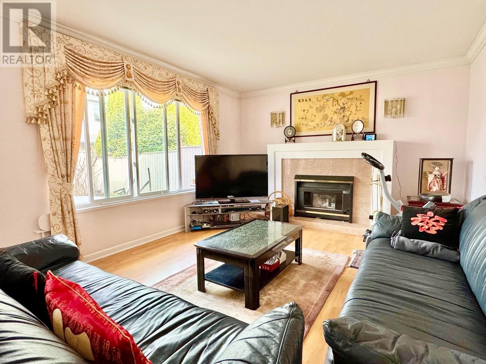 9317 DIXON AVENUE, Richmond real estate listing R2980391