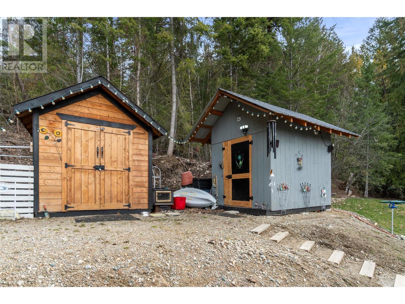 Photo 13 of 7551 Klondike Trail, Anglemont BC