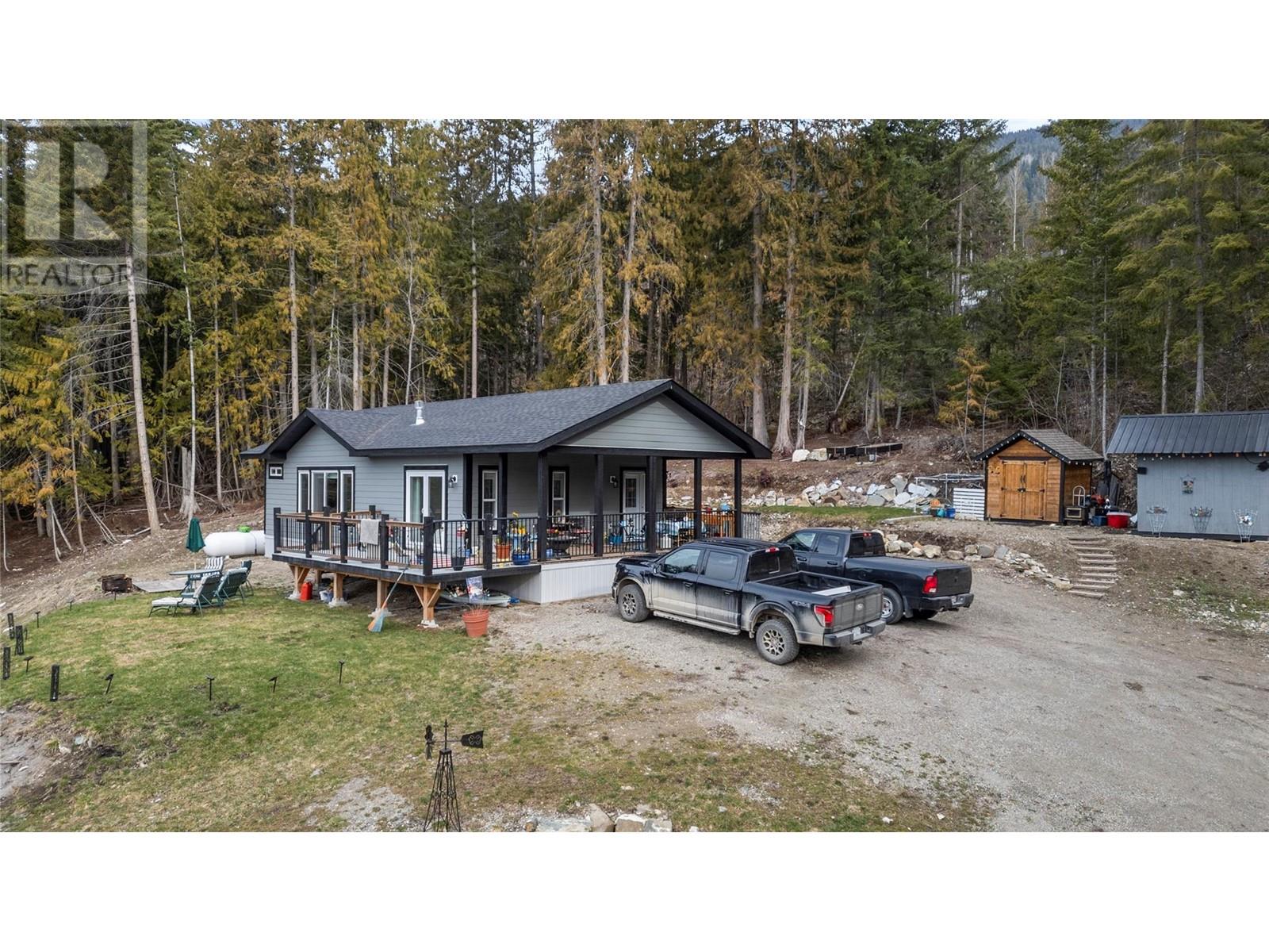Photo 33 of 7551 Klondike Trail, Anglemont BC