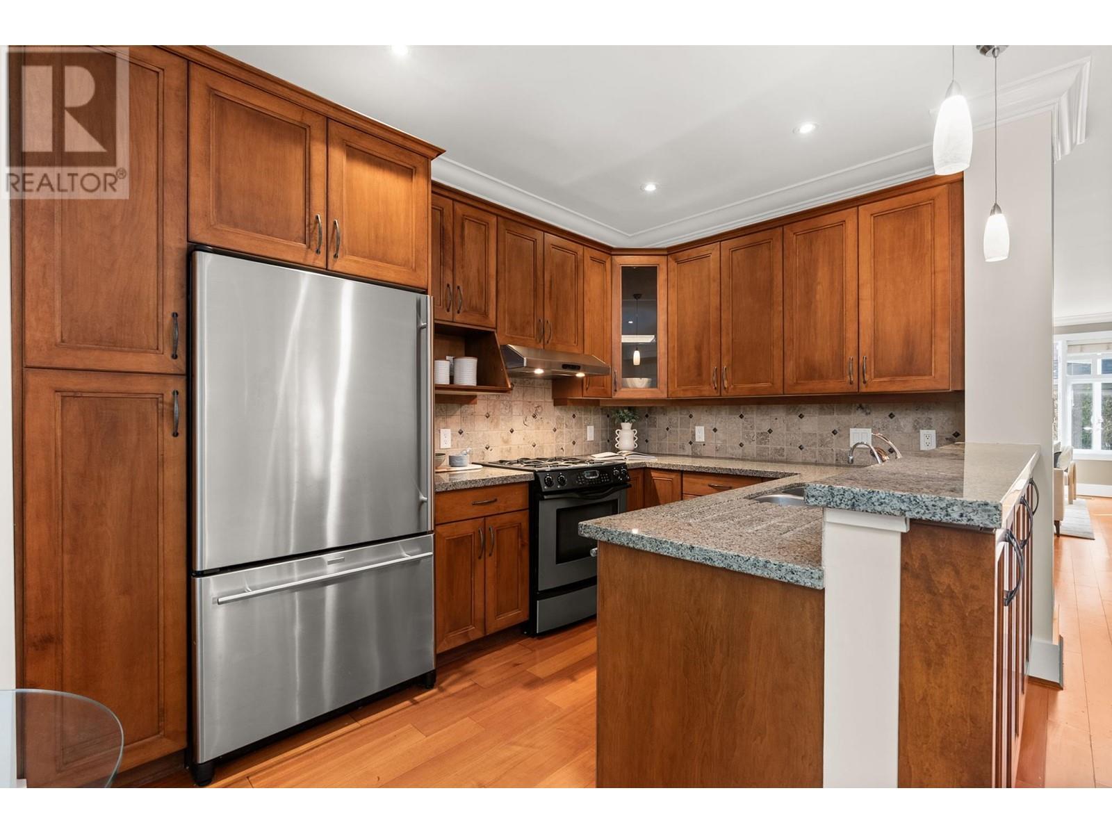 2119 GORDON AVENUE, West Vancouver