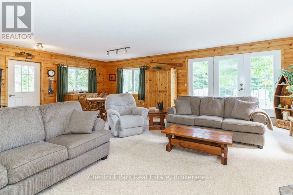 Photo 17 of 143 South Drive S, Huntsville ON