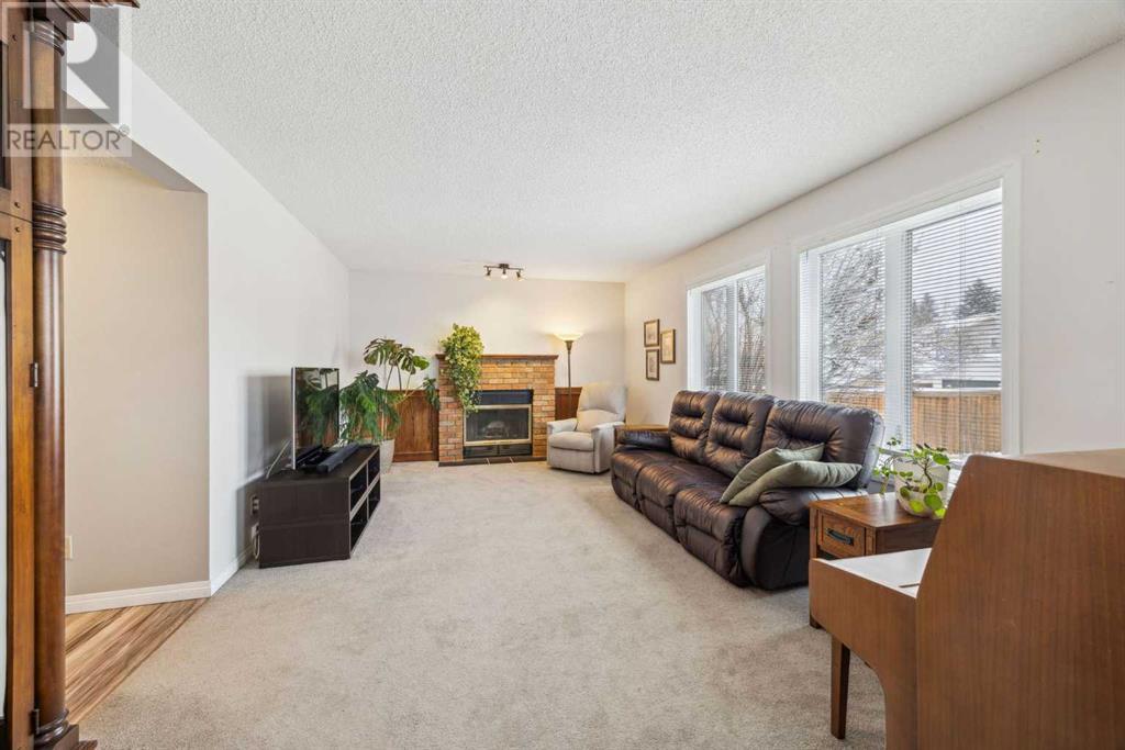 Single Family House for Sale in  Millrise Drive SW Millrise Calgary 