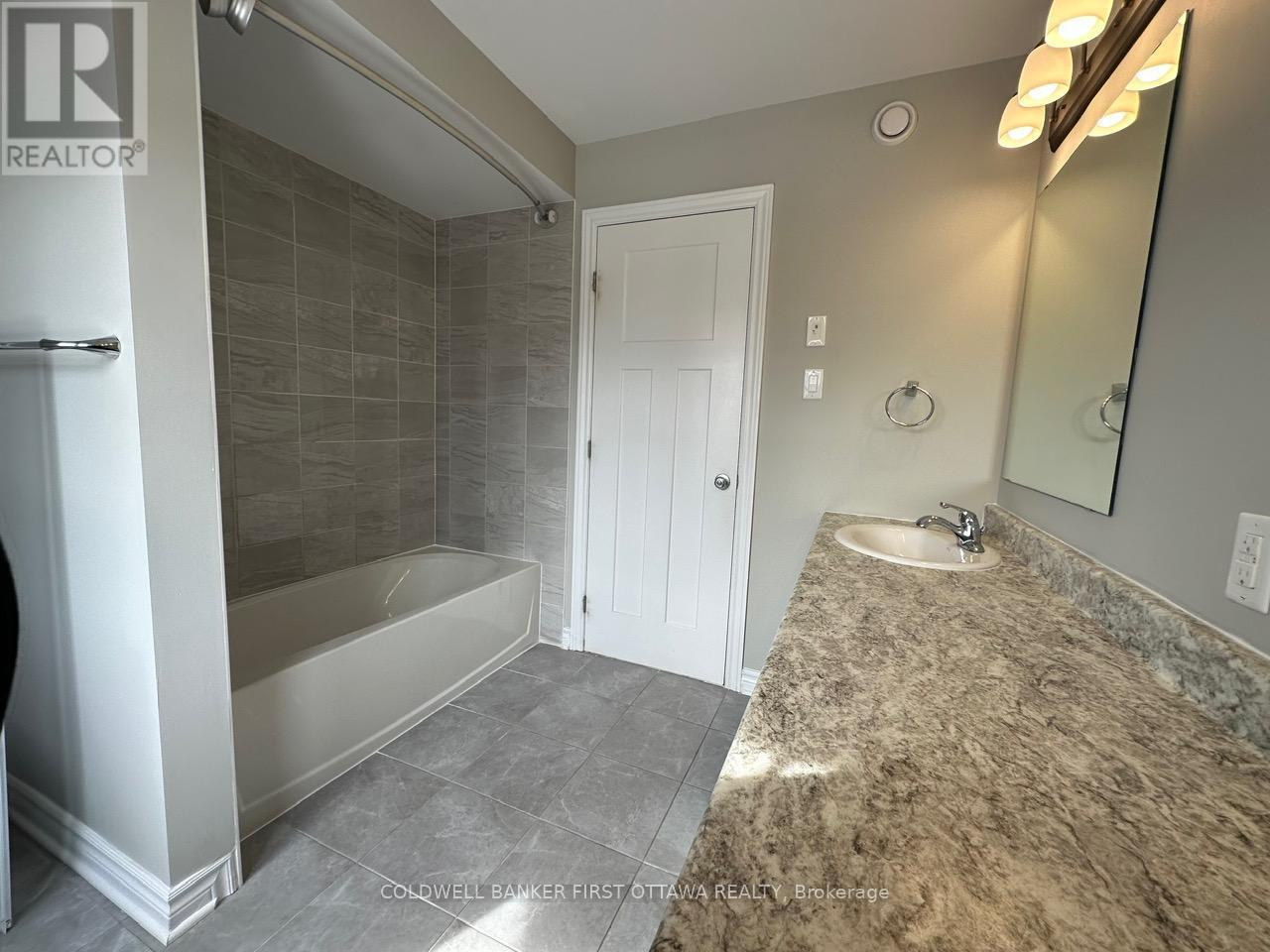 Photo 38 of 620 Sora Way, Ottawa ON