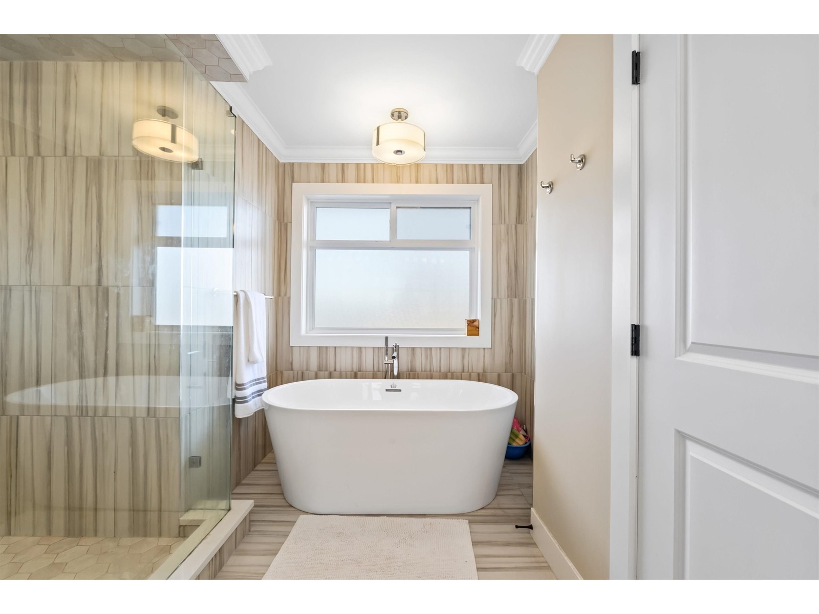 Photo 11 of 15733 Wills Brook Way, Surrey BC