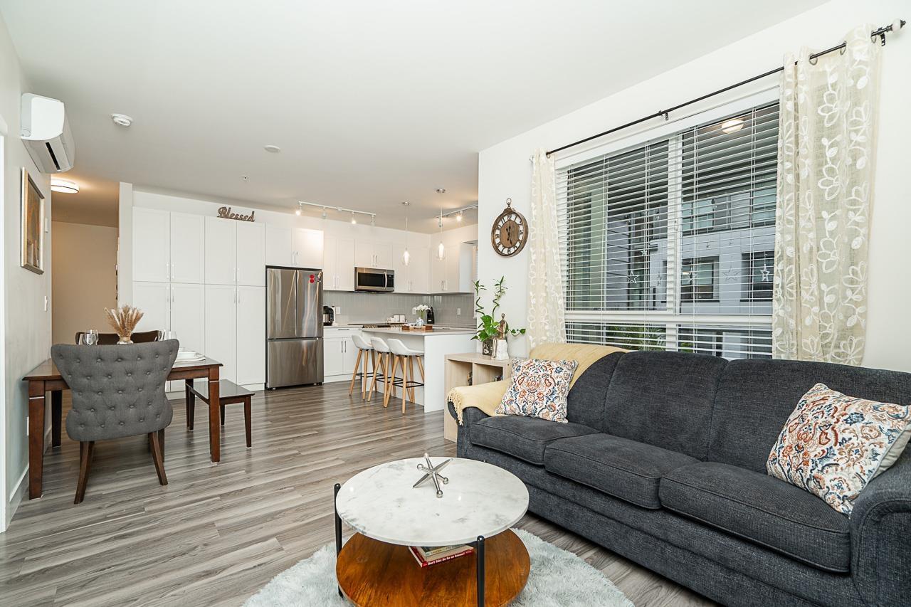 Photo 1 of 210 20356 72 B Avenue, Langley BC