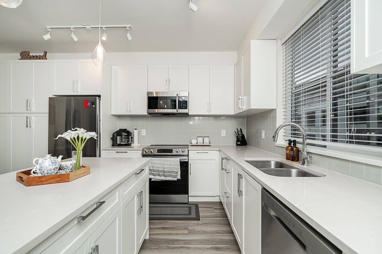 Photo 16 of 210 20356 72 B Avenue, Langley BC