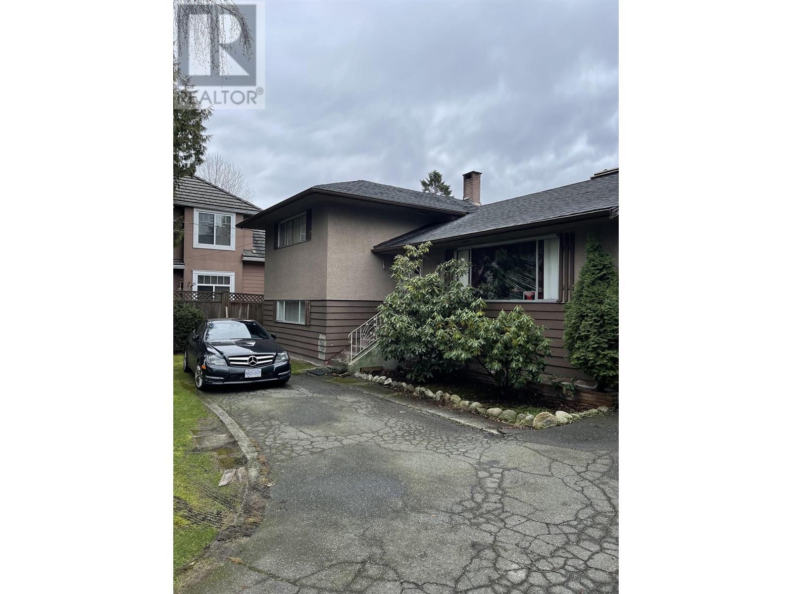 Photo 2 of 7020 Blundell Road, Richmond BC