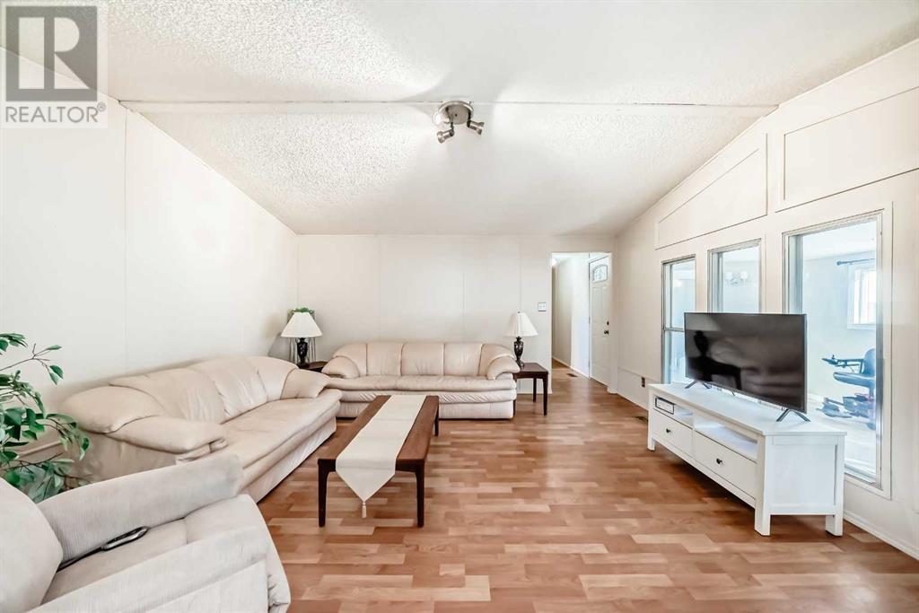 Single Family House Mobile Home for Sale in  Burroughs Manor NE Monterey Park Calgary 