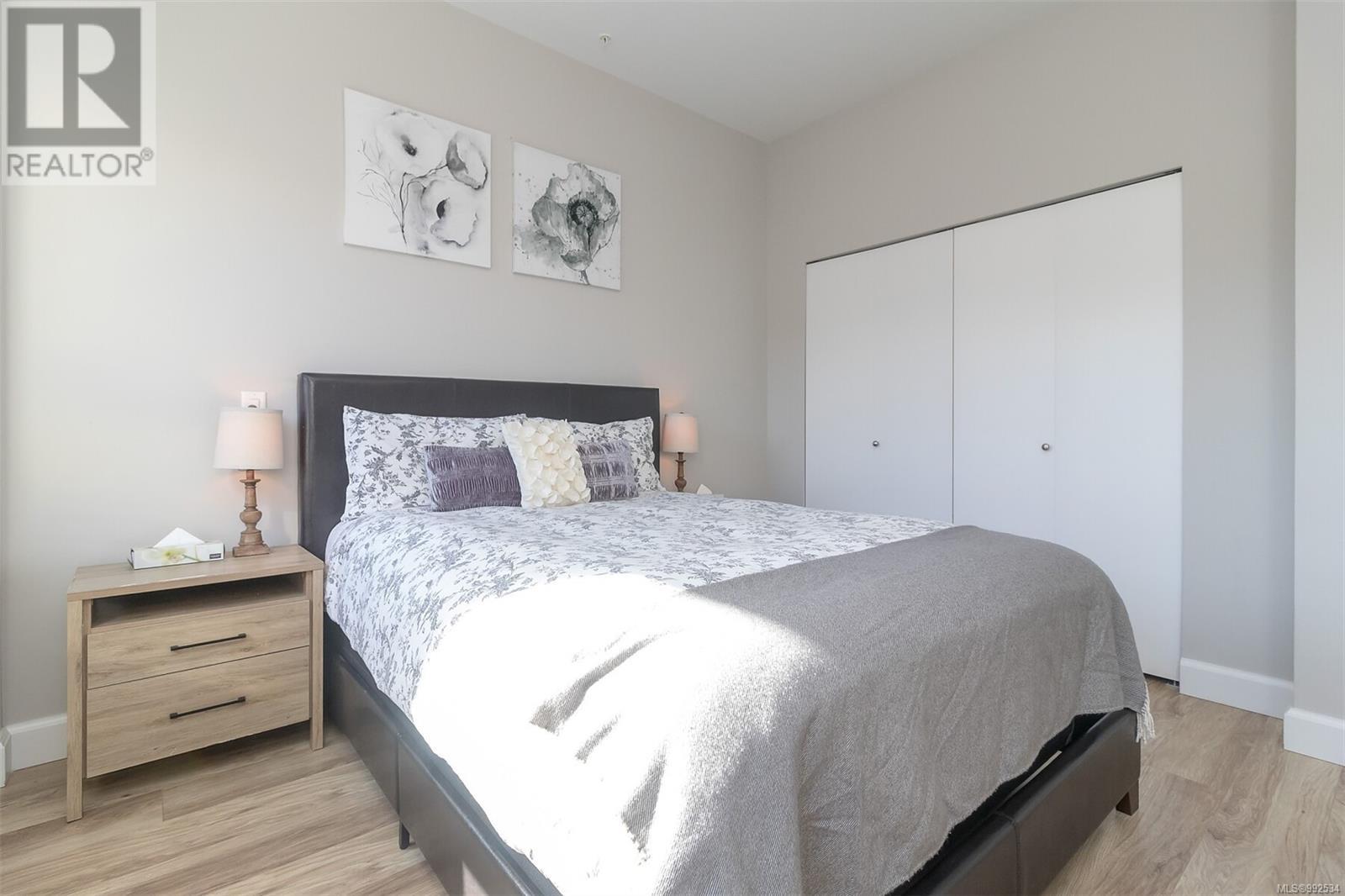 #210 595 PANDORA AVE - Image 11