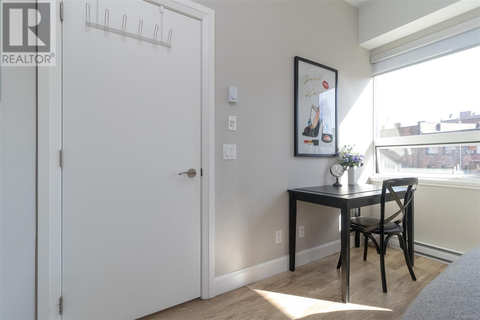 #210 595 PANDORA AVE - Image 12