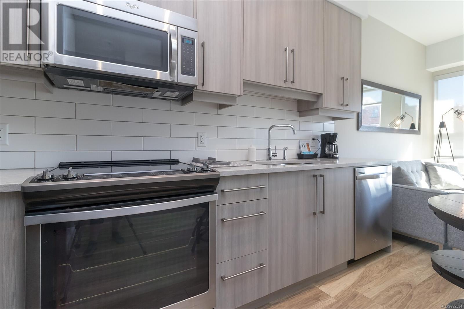 #210 595 PANDORA AVE - Image 7