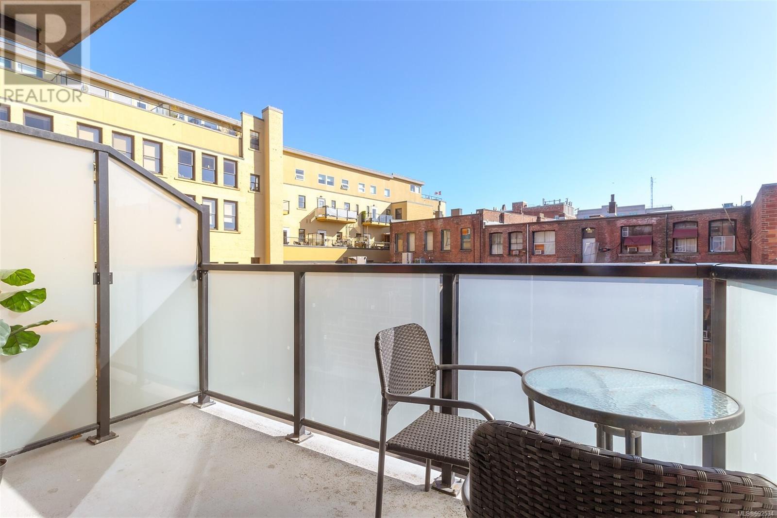#210 595 PANDORA AVE - Image 8