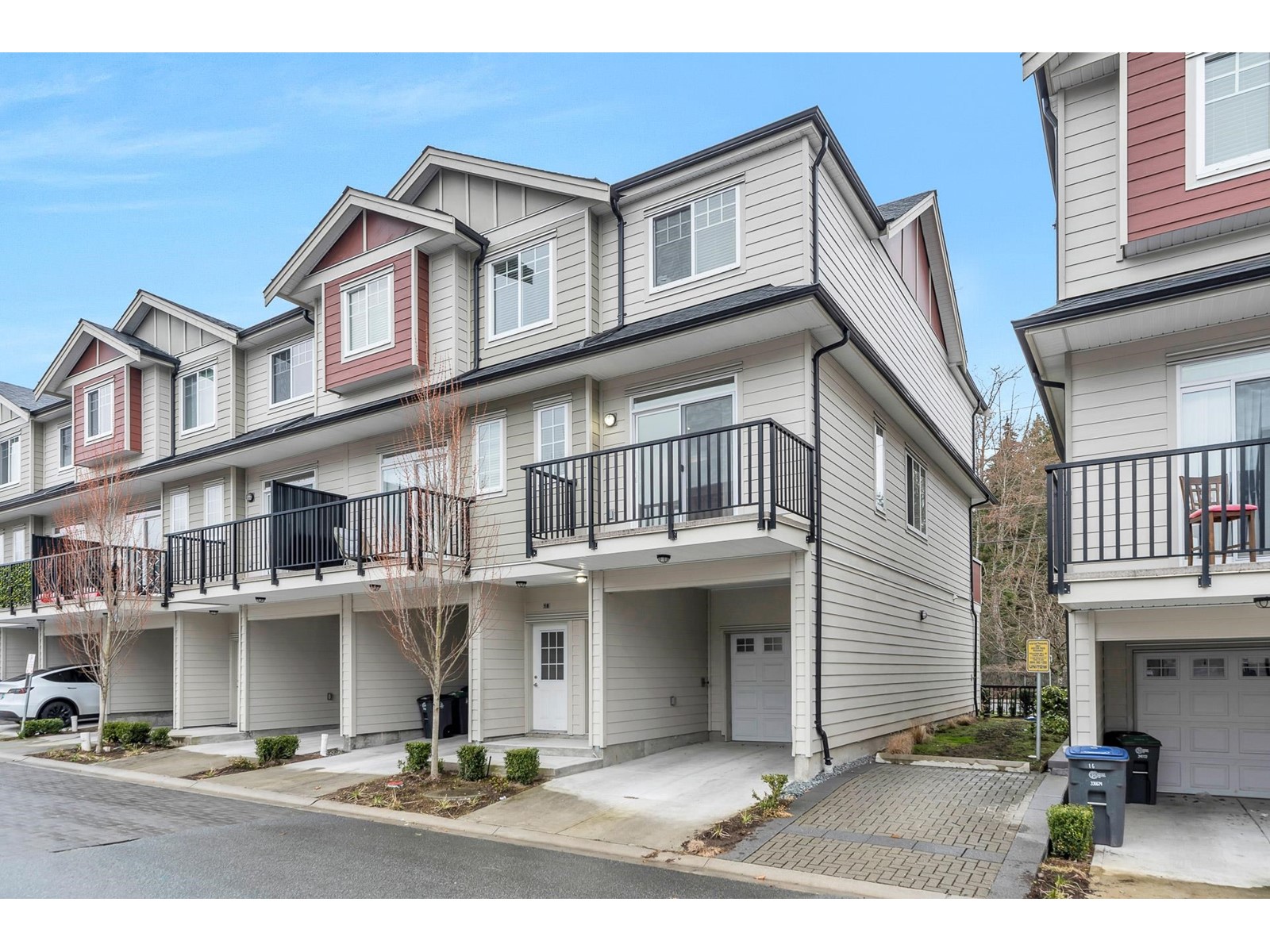 17 13898 64 AVENUE, Surrey