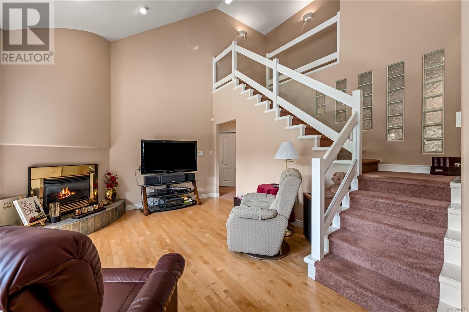 430 Country Aire Dr, Campbell River