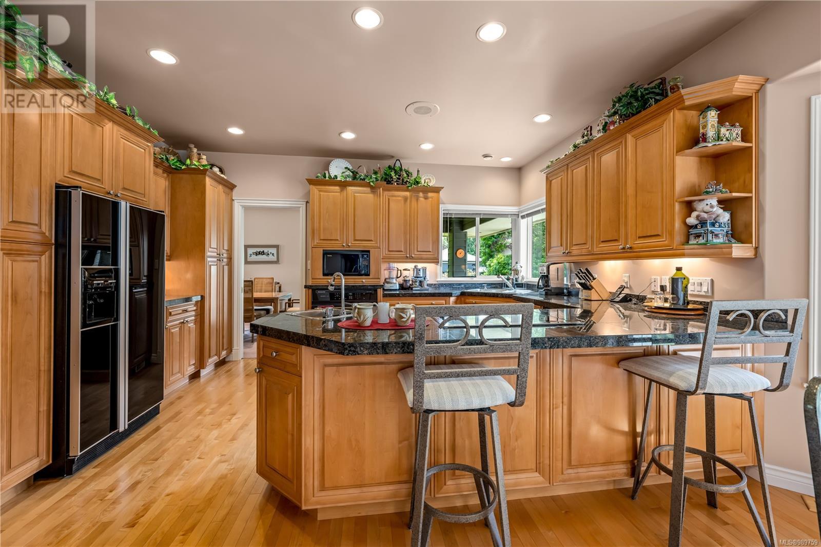 430 Country Aire Dr, Campbell River real estate listing 989759