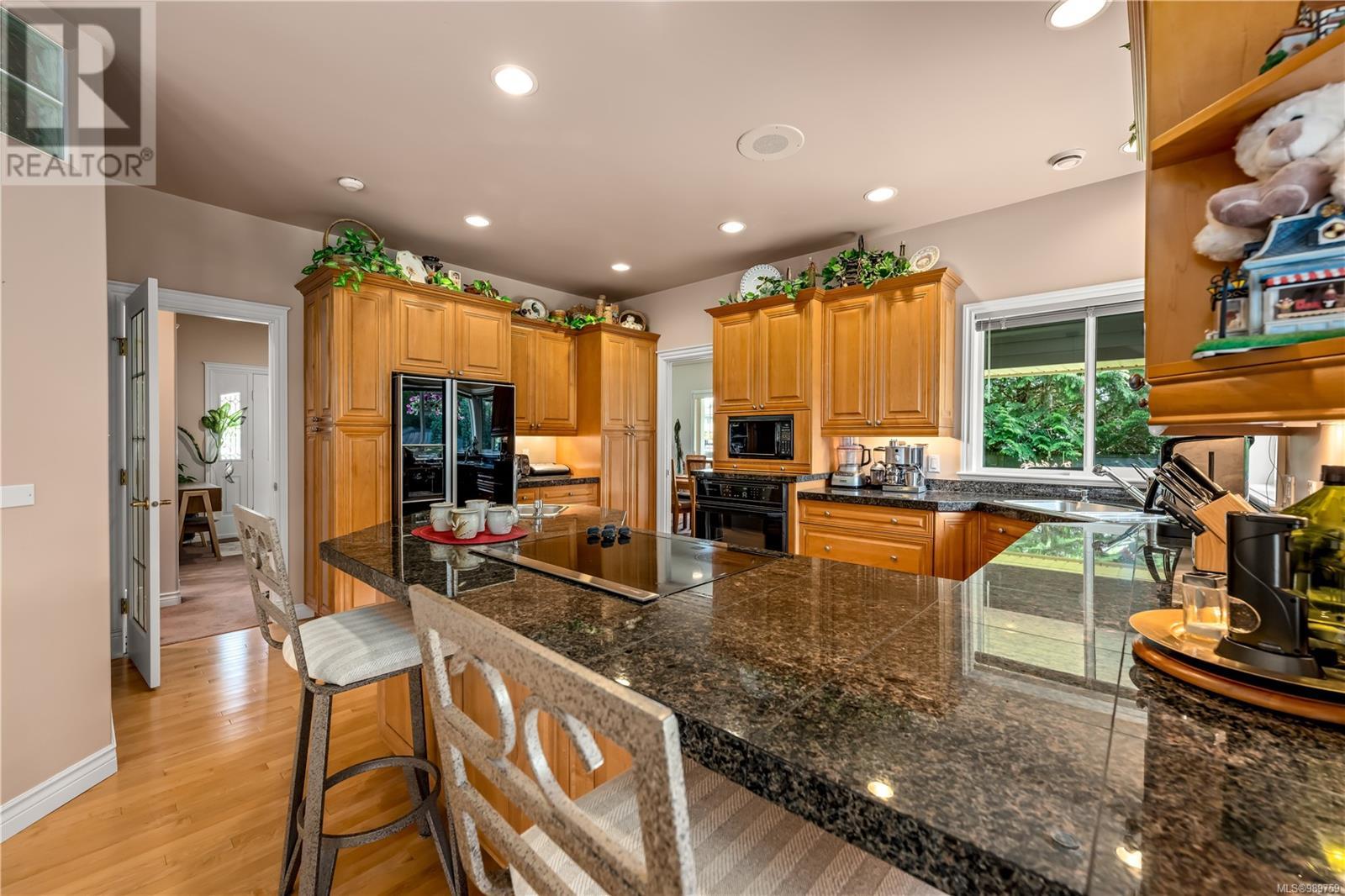 430 Country Aire Dr, Campbell River real estate listing 989759