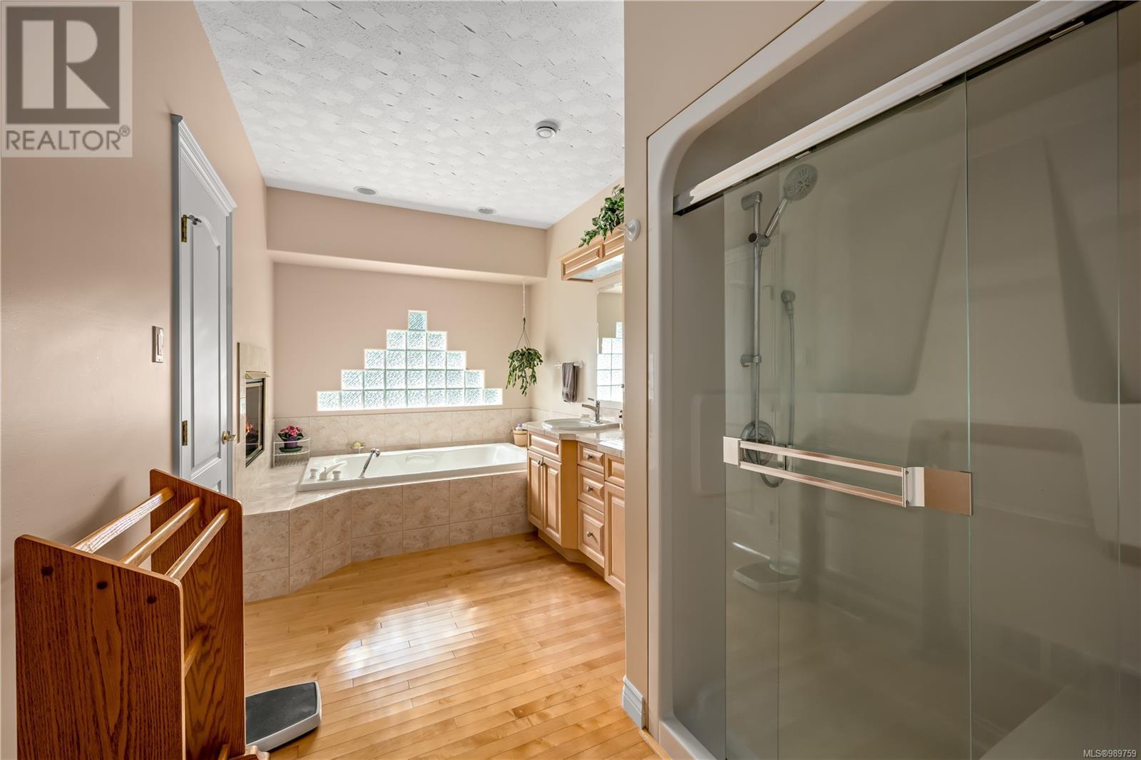 430 Country Aire Dr, Campbell River real estate listing 989759