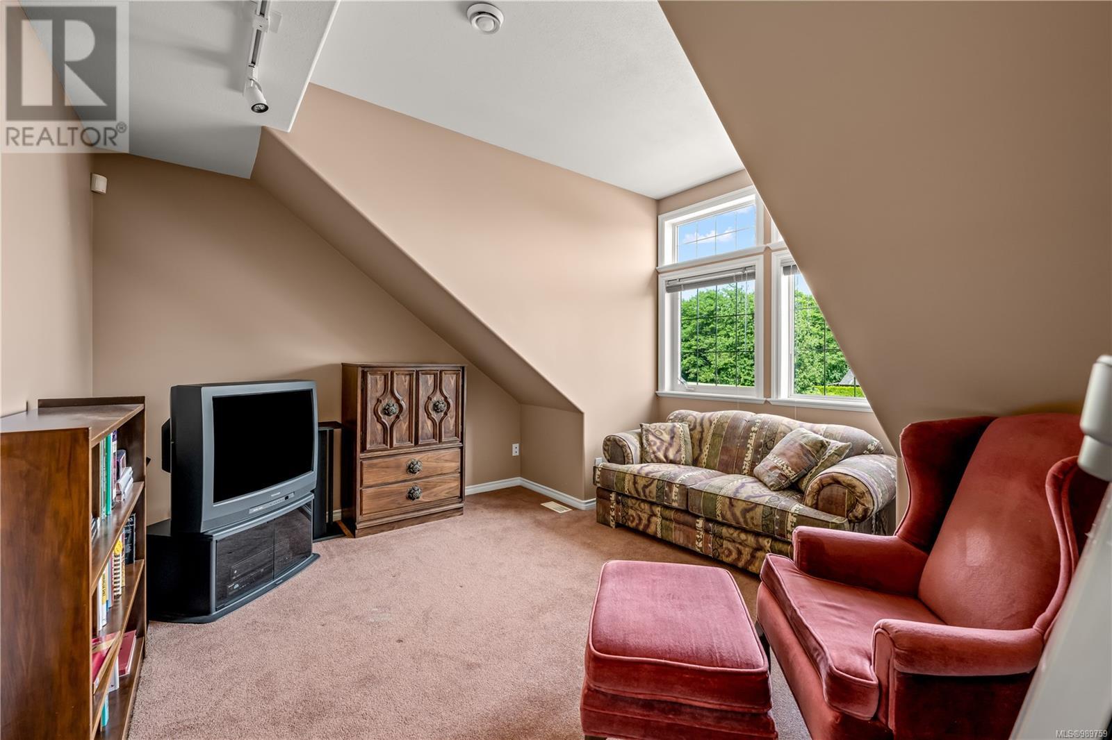 430 Country Aire Dr, Campbell River real estate listing 989759