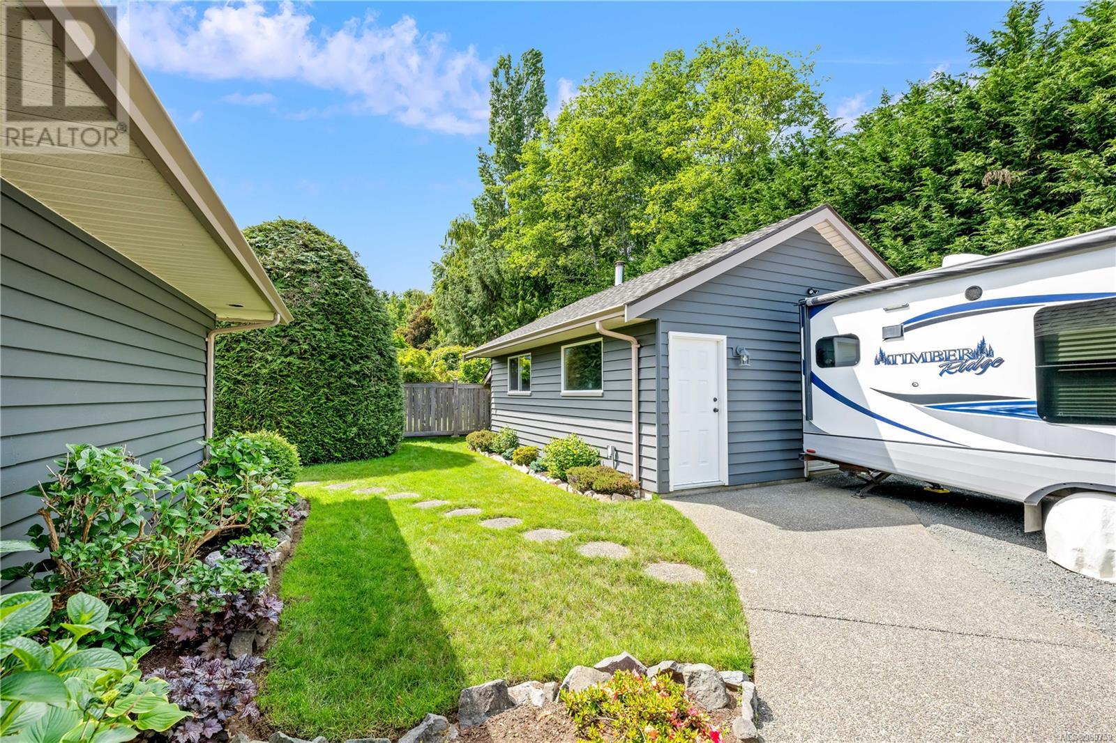 430 Country Aire Dr, Campbell River real estate listing 989759