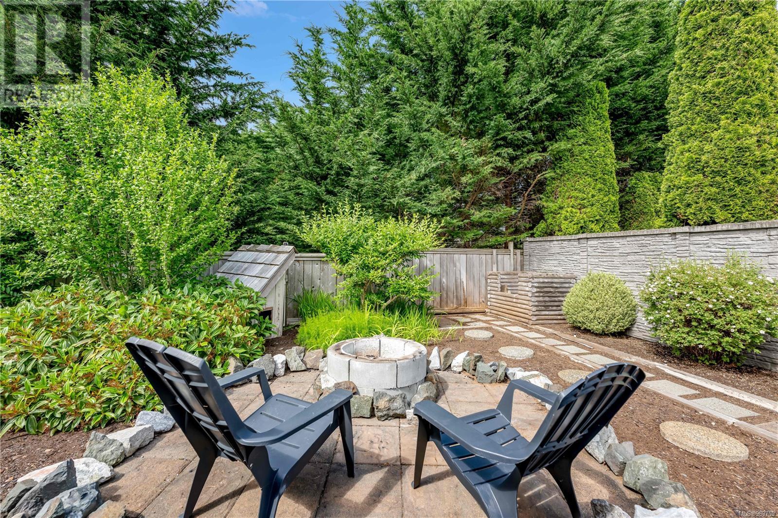 430 Country Aire Dr, Campbell River real estate listing 989759