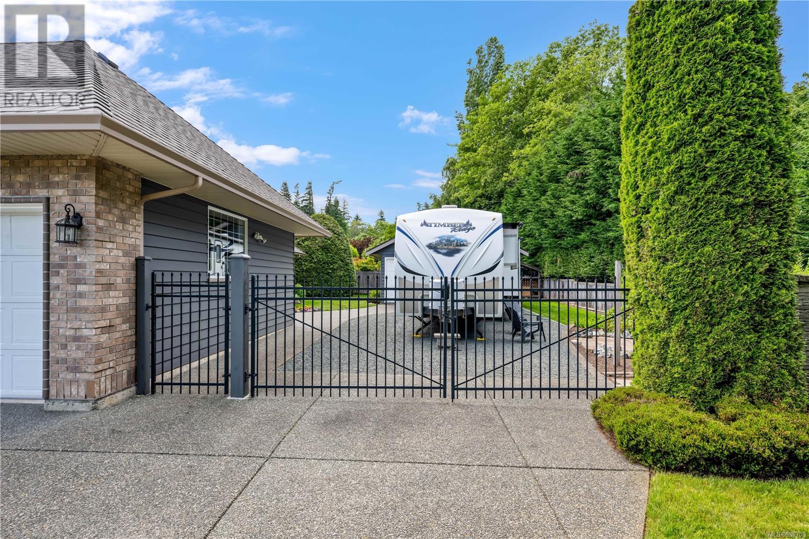 430 Country Aire Dr, Campbell River real estate listing 989759