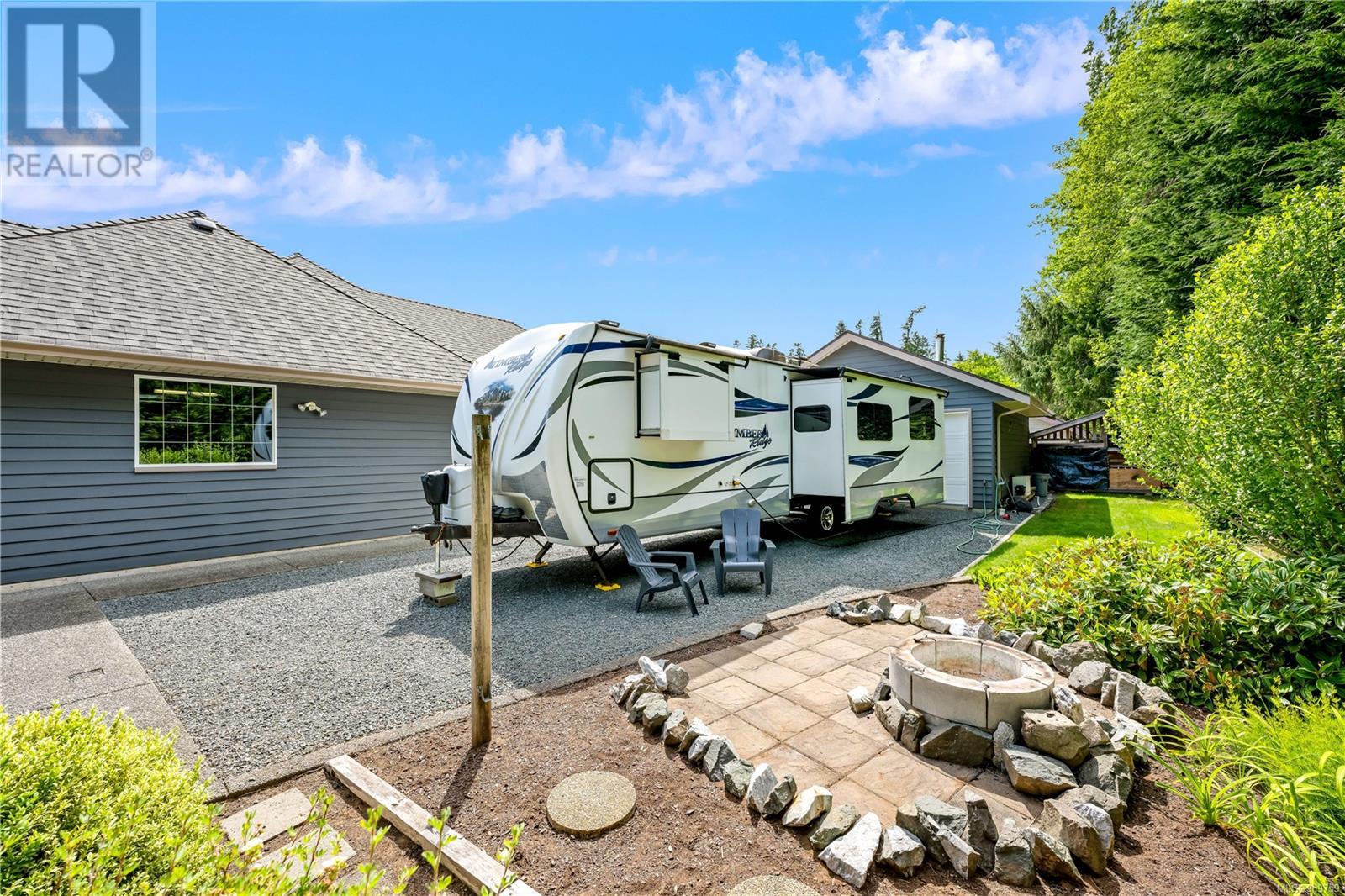 430 Country Aire Dr, Campbell River real estate listing 989759