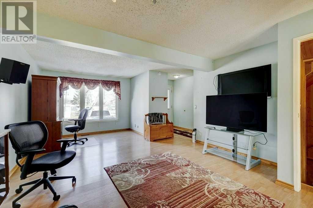 Single Family House for Sale in  Falconer Terrace NE Falconridge Calgary 