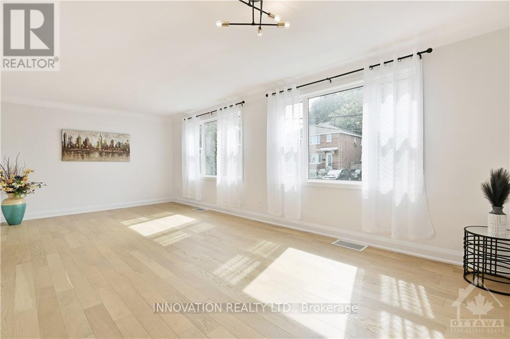 https://ddfcdn.realtor.ca/listing/TS638781635917470000/reb76/highres/7/x9515687_9.jpg