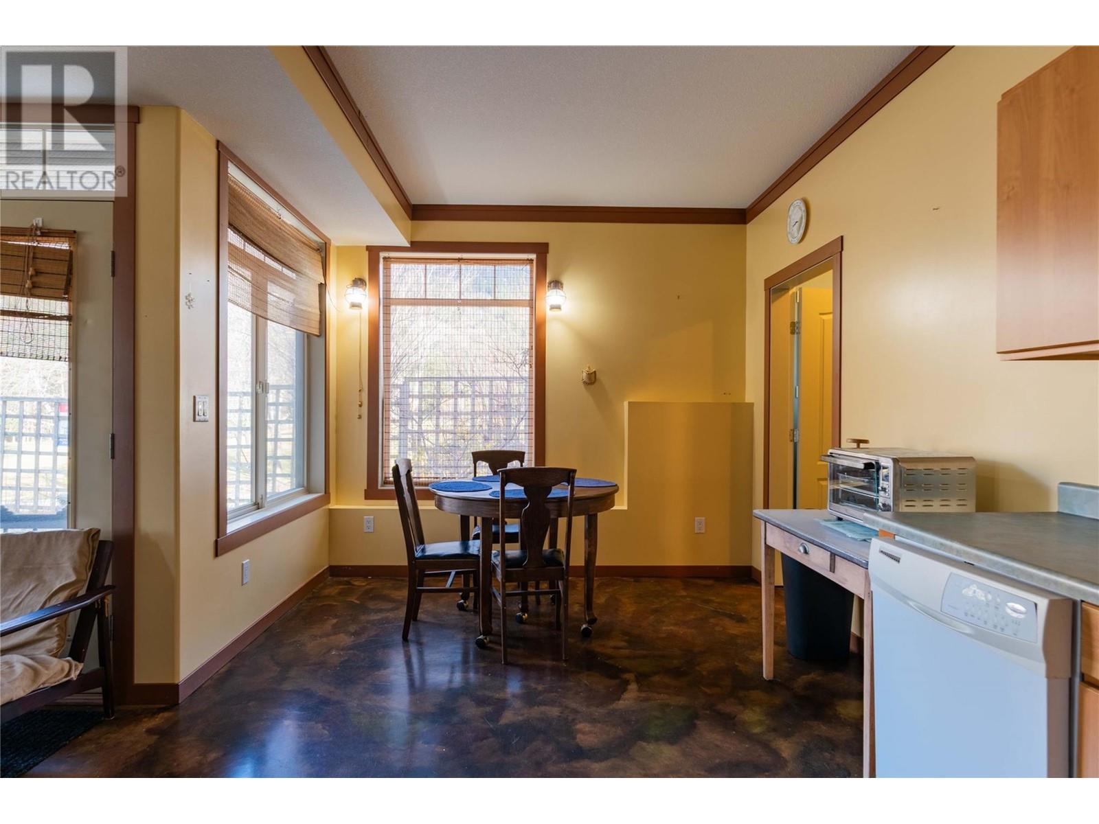 250 1ST Avenue, Christina Lake