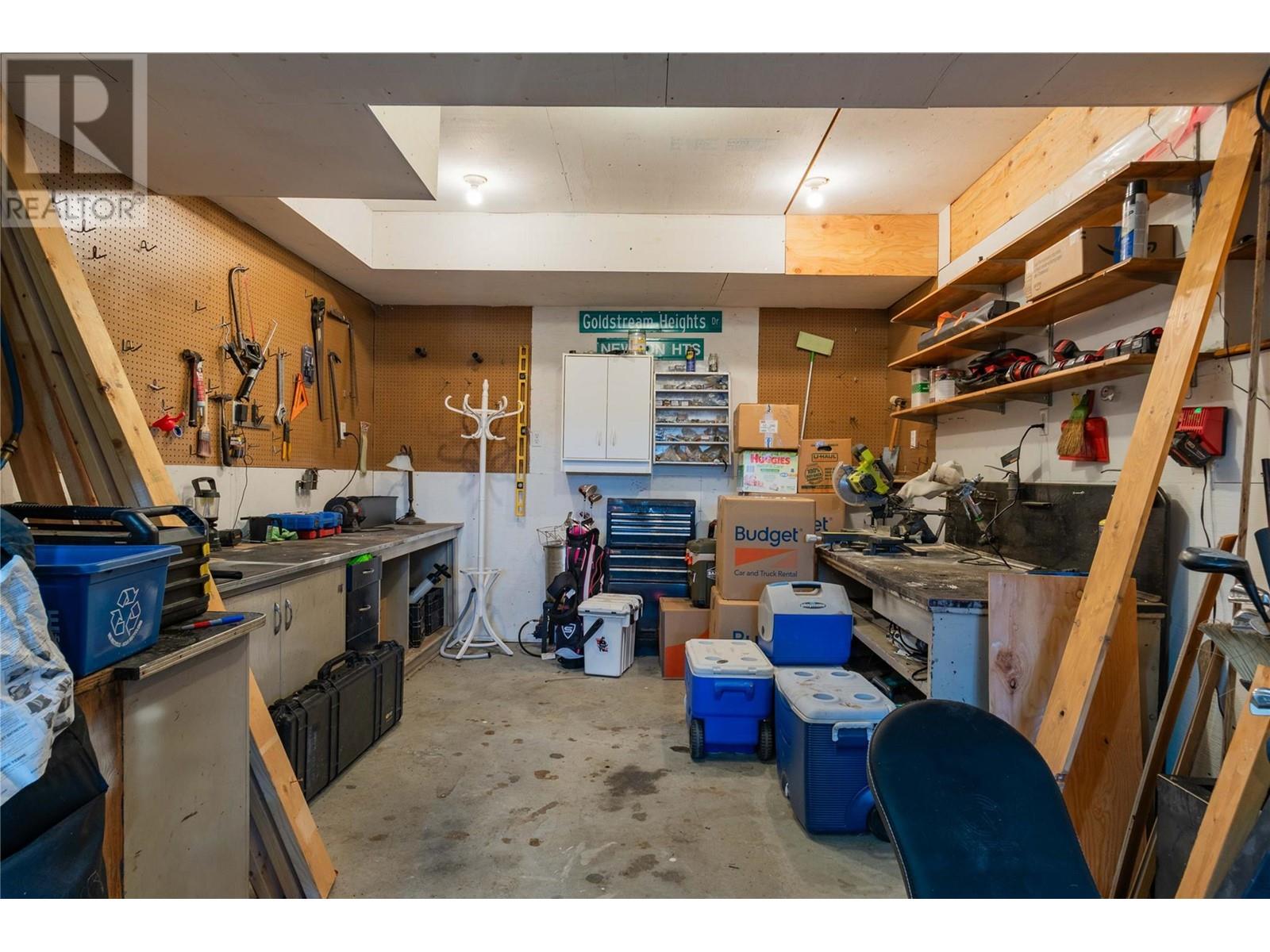 250 1ST Avenue, Christina Lake