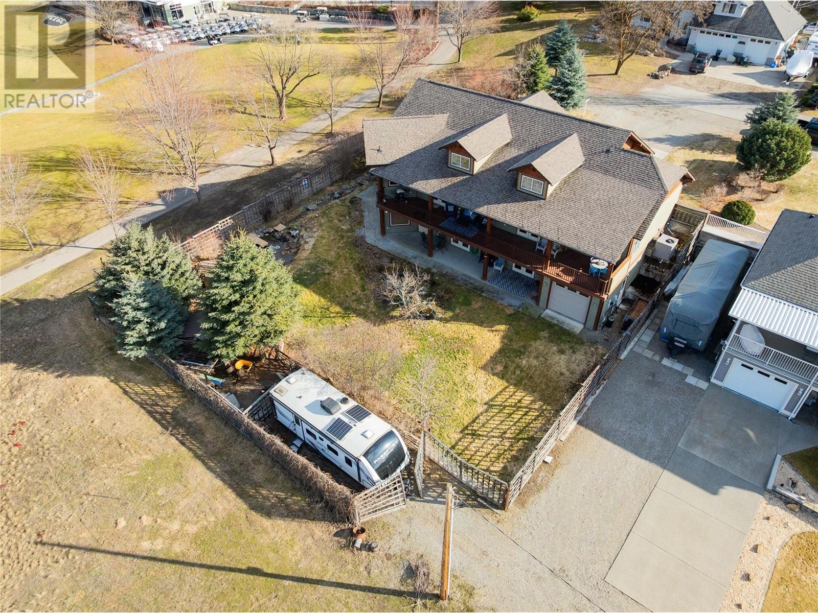 250 1ST Avenue, Christina Lake