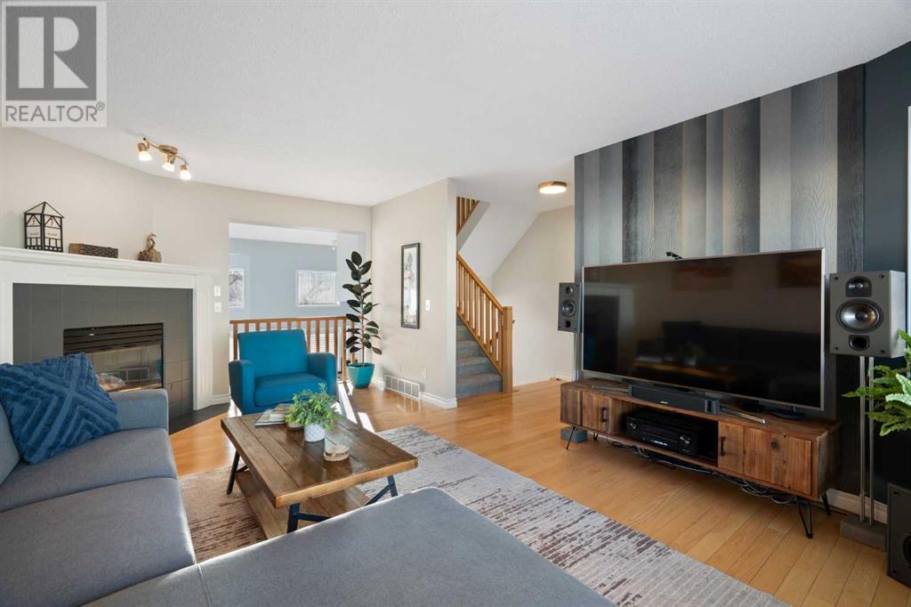 Single Family House for Sale in  Kingsland Court SW Kingsland Calgary 