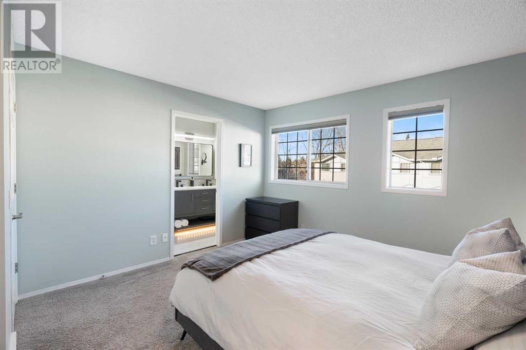 Single Family House for Sale in  Kingsland Court SW Kingsland Calgary 