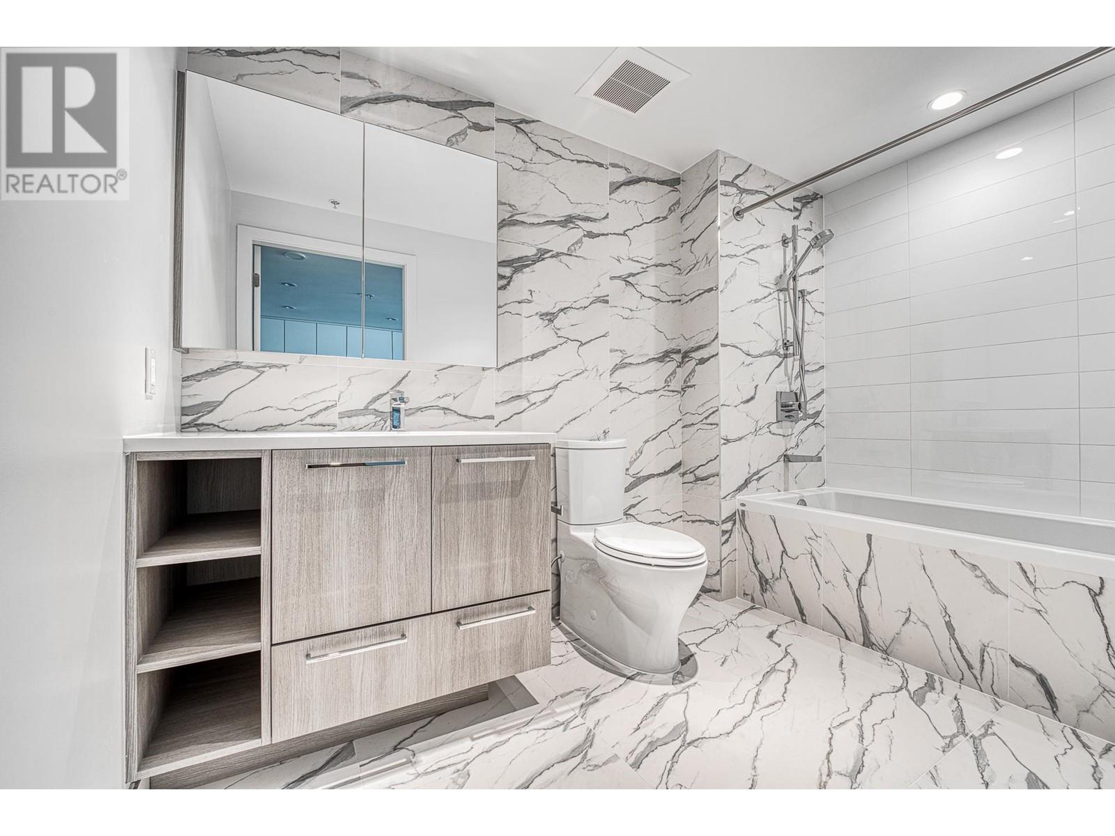 Photo 12 of 810 8155 Capstan Way, Richmond BC
