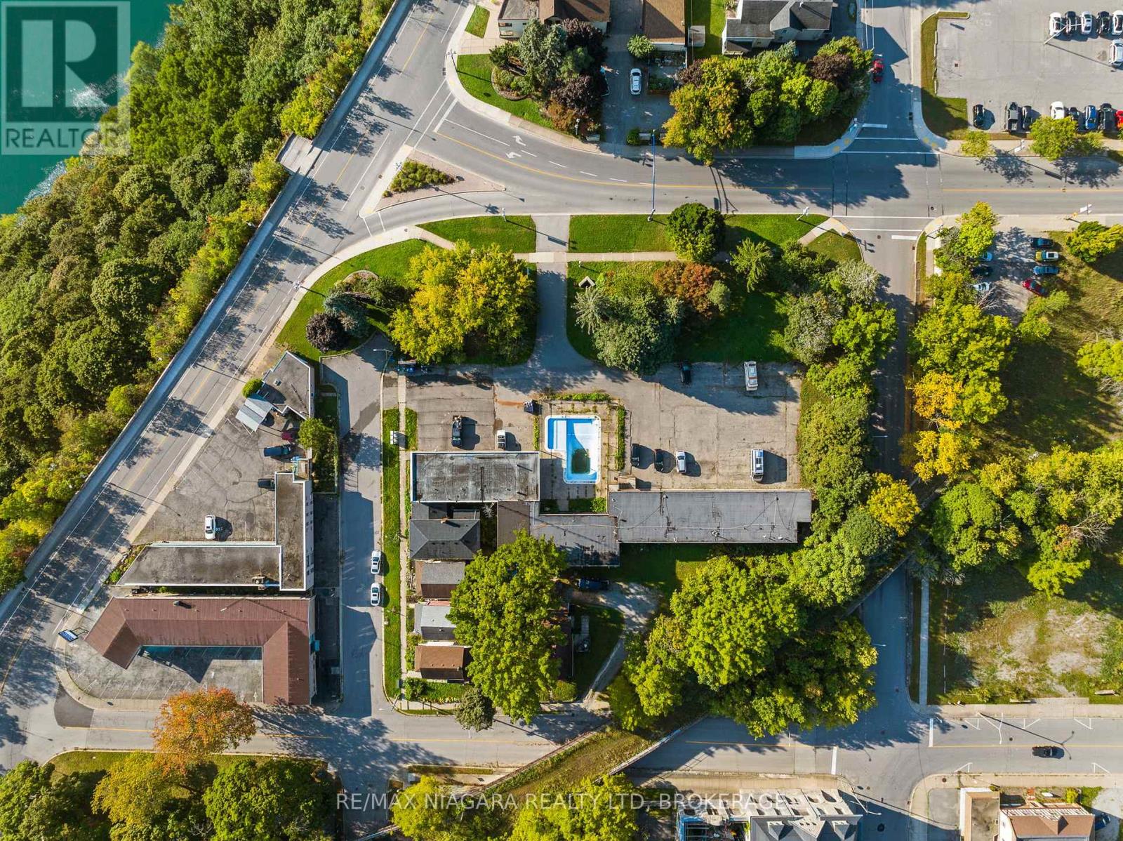 Photo 18 of 4625 Cataract Avenue, Niagara Falls ON